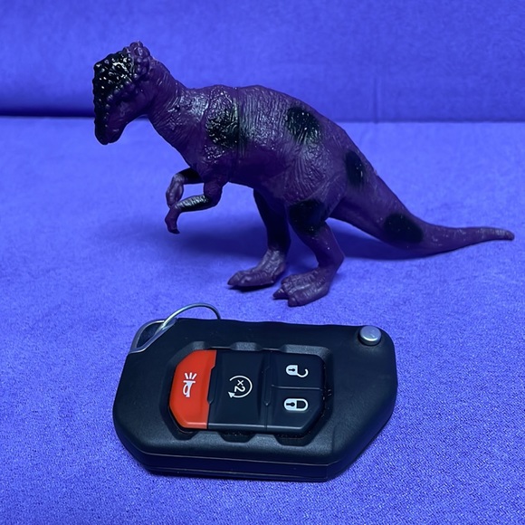 Set of 10 plastic dinosaurs. EUC. See individual pics for size reference. - Picture 8 of 9